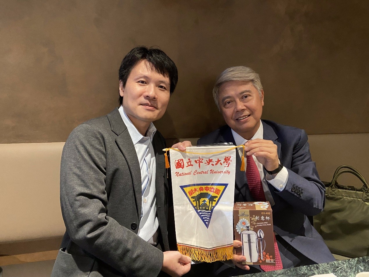 014 台新銀行介華副總經理專訪1